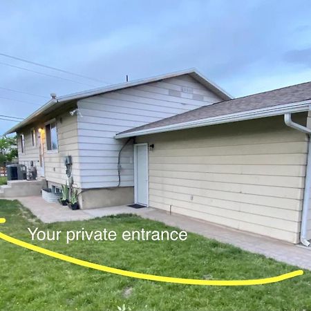 Cozy Getaway Near Slc Airport & Downtown - 1St Floor Apartment ソルトレイクシティ エクステリア 写真